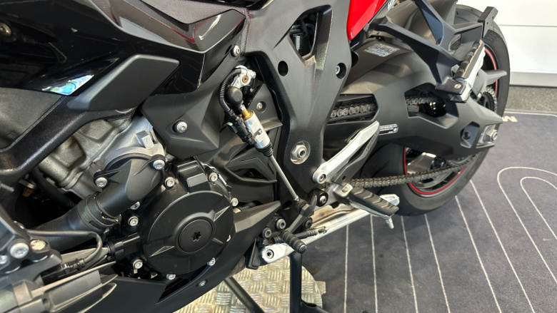 BMW S1000XR (24MY)